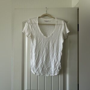 A&F SOFT AF SHORT SLEEVE BASIC TEE
